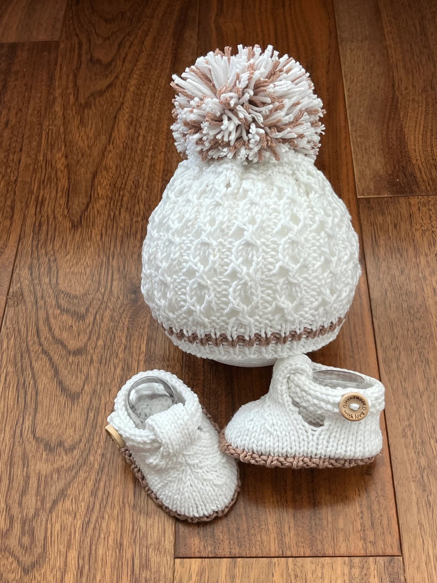 Hat & Shoes baby gift Set knitting pattern 6 size options from prem to 12 months