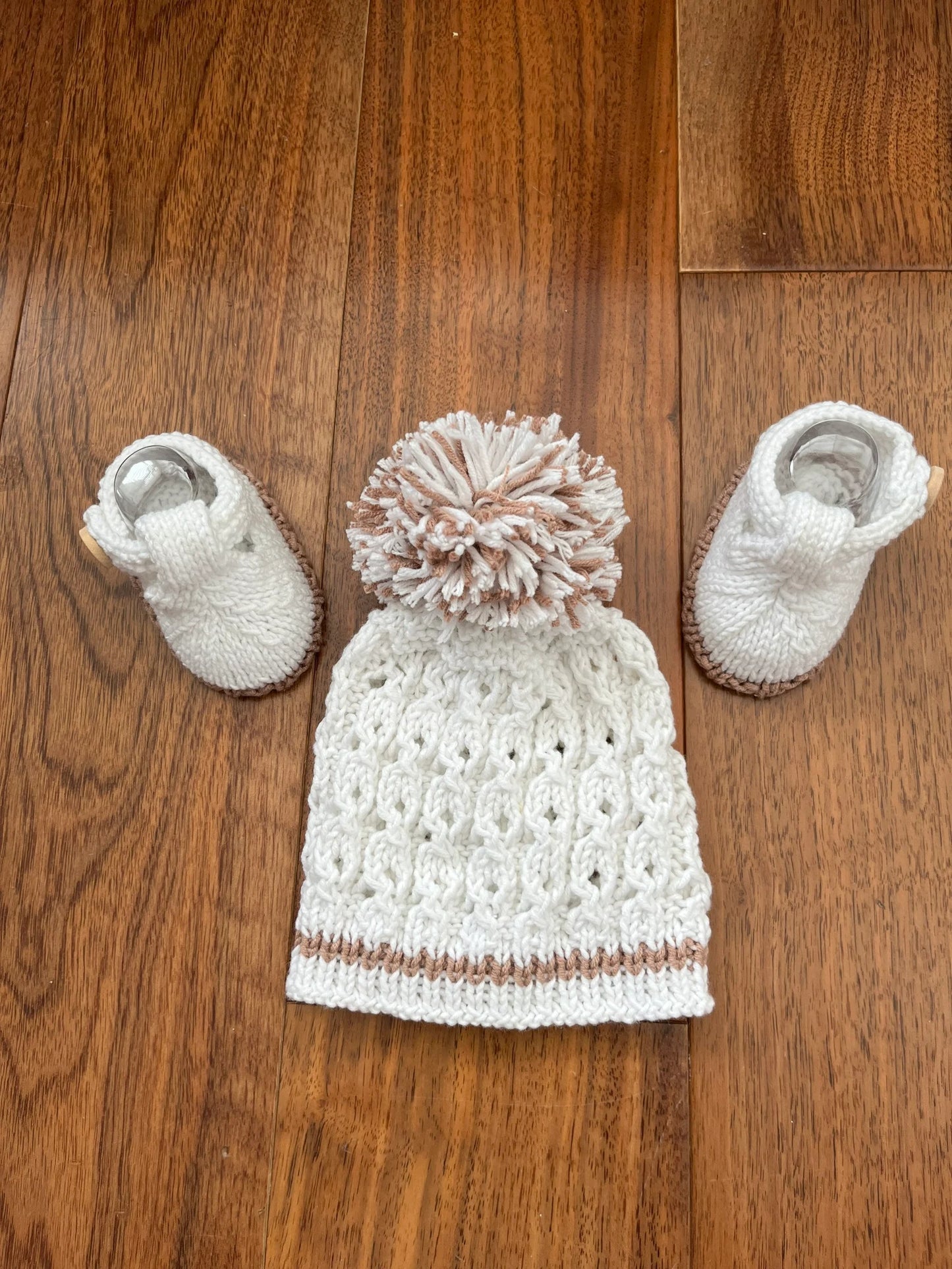 Hat & Shoes baby gift Set knitting pattern 6 size options from prem to 12 months