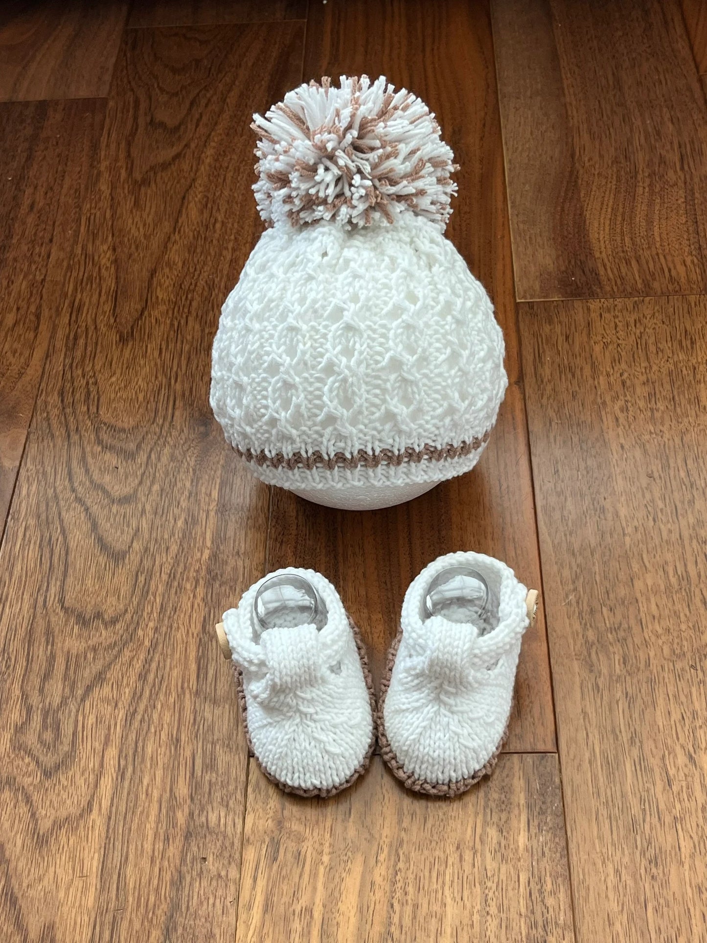 Hat & Shoes baby gift Set knitting pattern 6 size options from prem to 12 months
