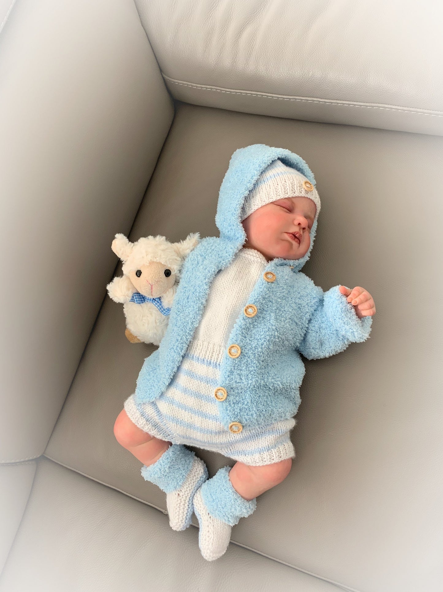 "Topaz” 4 Piece Set Knitting pattern for Reborn doll 18-22” or 0-3 Mth Old Baby