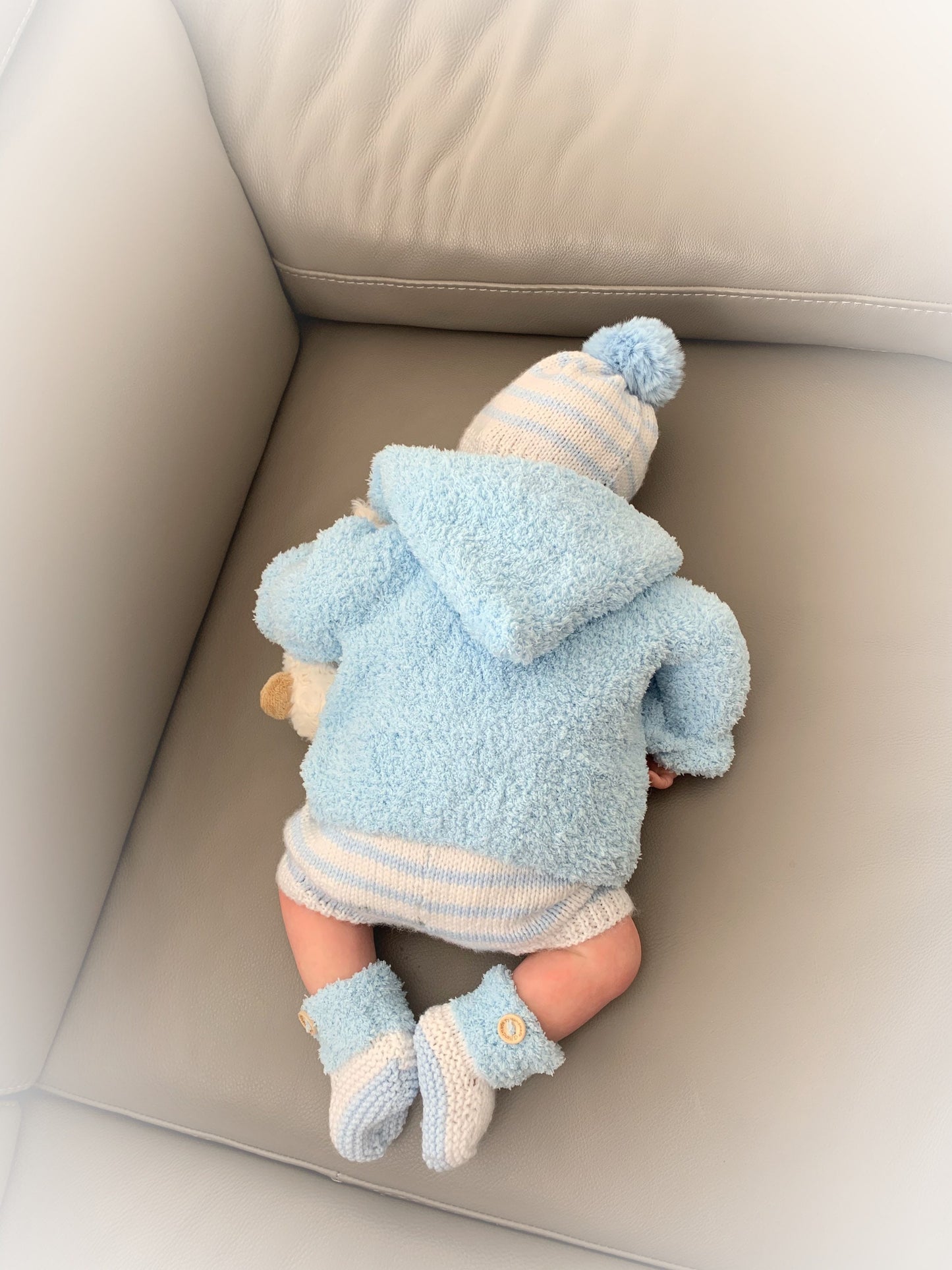 "Topaz” 4 Piece Set Knitting pattern for Reborn doll 18-22” or 0-3 Mth Old Baby