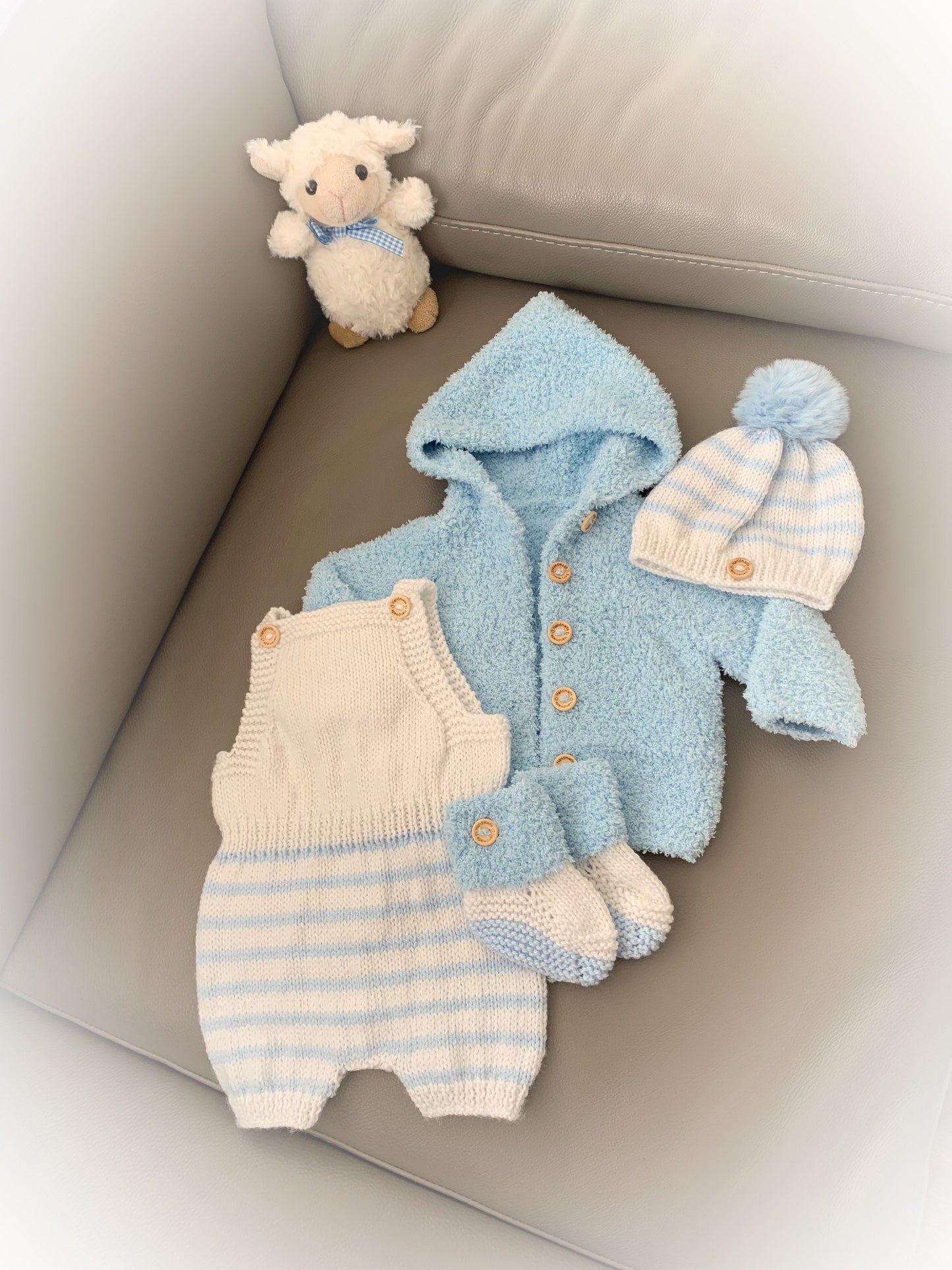 "Topaz” 4 Piece Set Knitting pattern for Reborn doll 18-22” or 0-3 Mth Old Baby