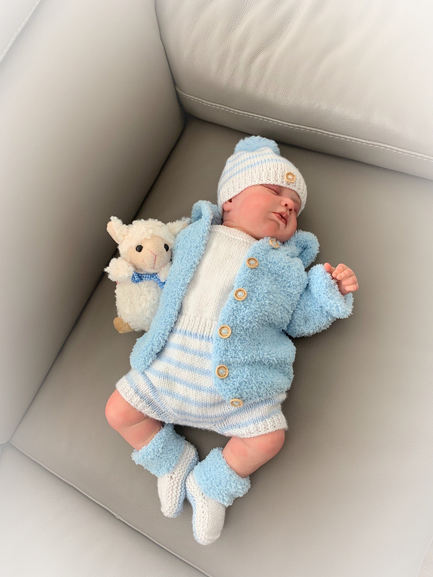 "Topaz” 4 Piece Set Knitting pattern for Reborn doll 18-22” or 0-3 Mth Old Baby