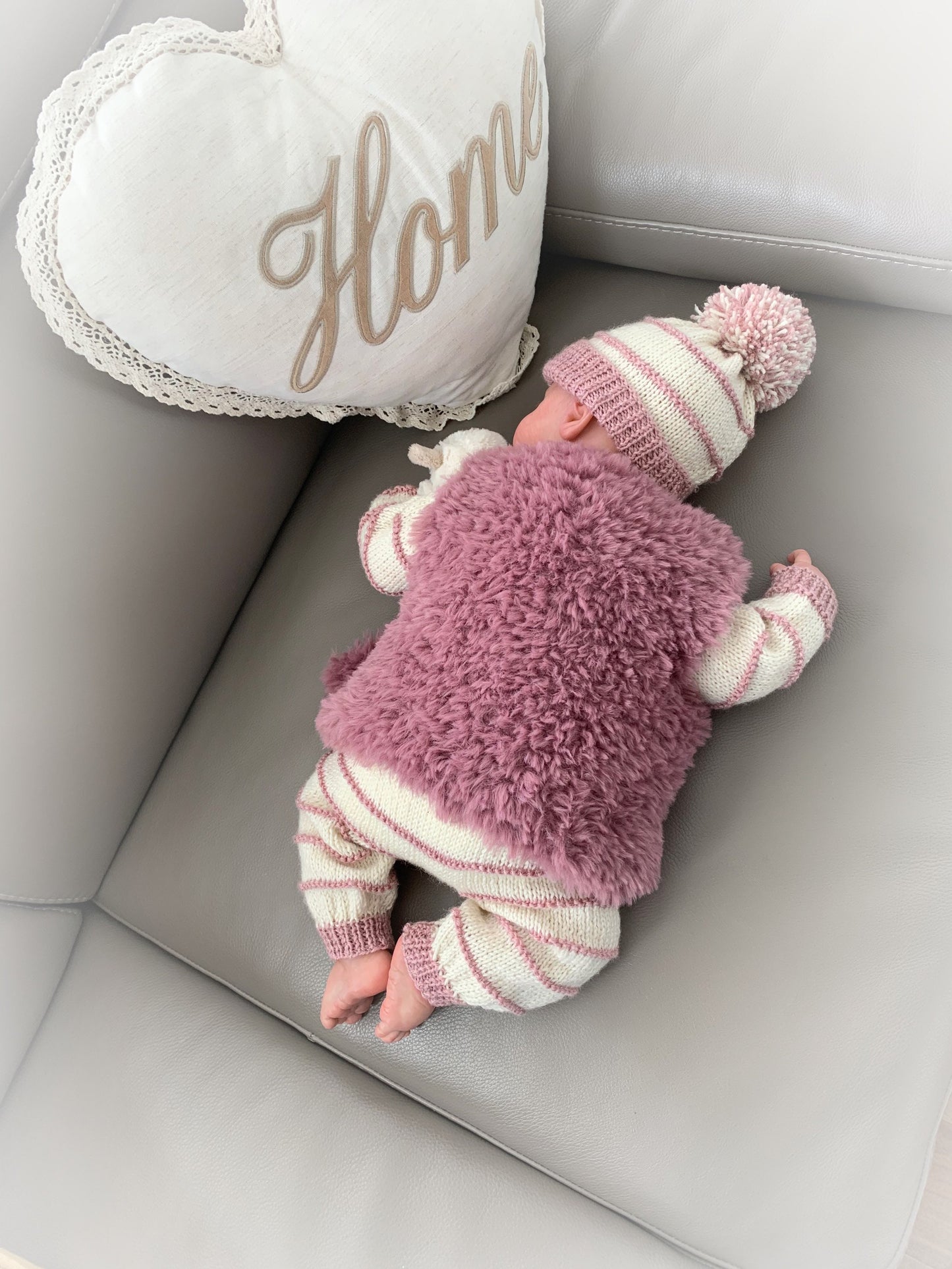 "Garnet” 4 Piece Set Knitting pattern for Reborn doll 18-22” or 0-3 Mth Old Baby