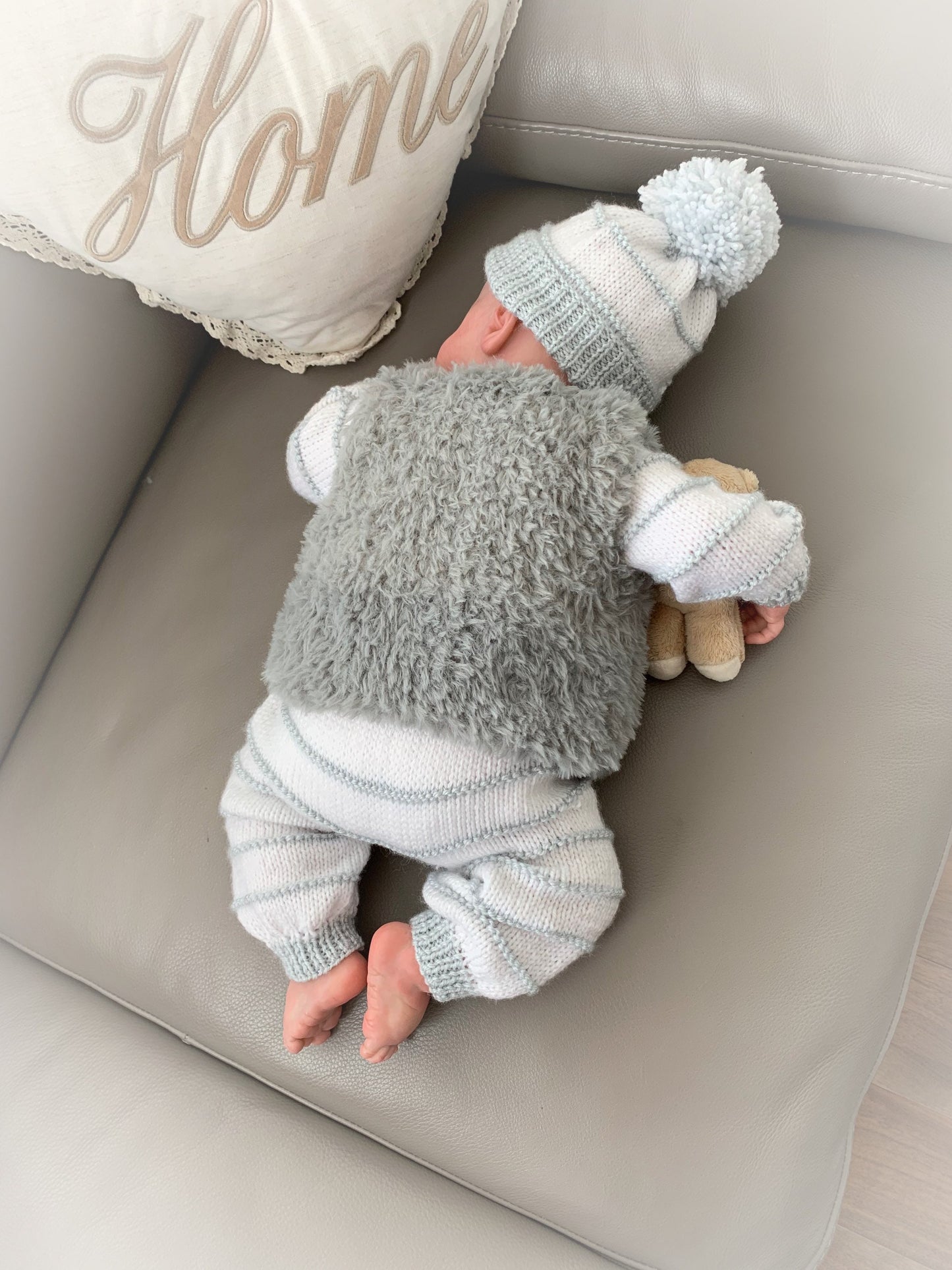 "Garnet” 4 Piece Set Knitting pattern for Reborn doll 18-22” or 0-3 Mth Old Baby