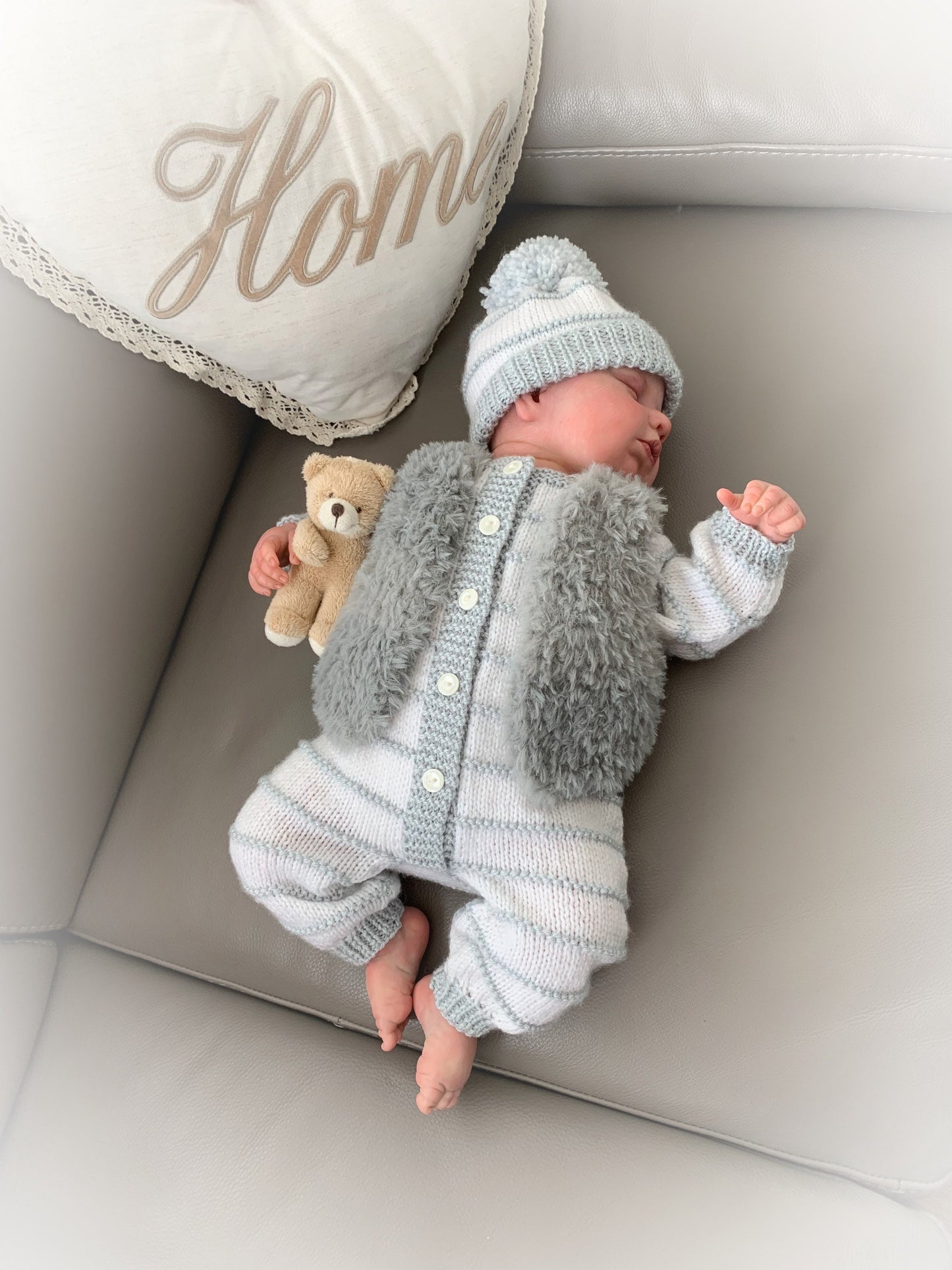 "Garnet” 4 Piece Set Knitting pattern for Reborn doll 18-22” or 0-3 Mth Old Baby