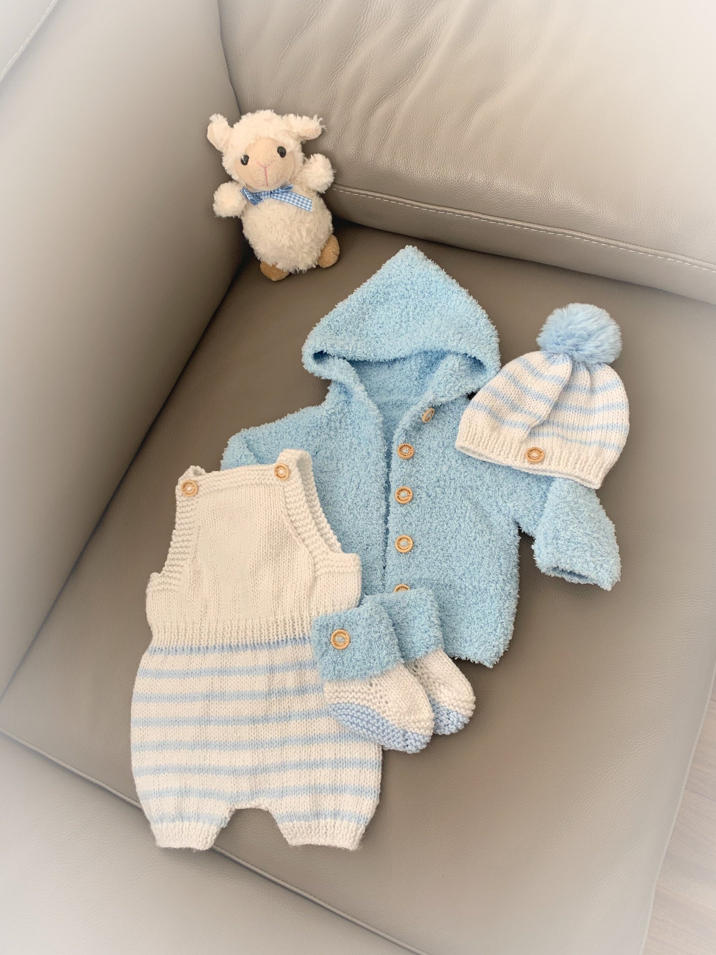 "Topaz” 4 Piece Set Knitting pattern for Reborn doll 18-22” or 0-3 Mth Old Baby