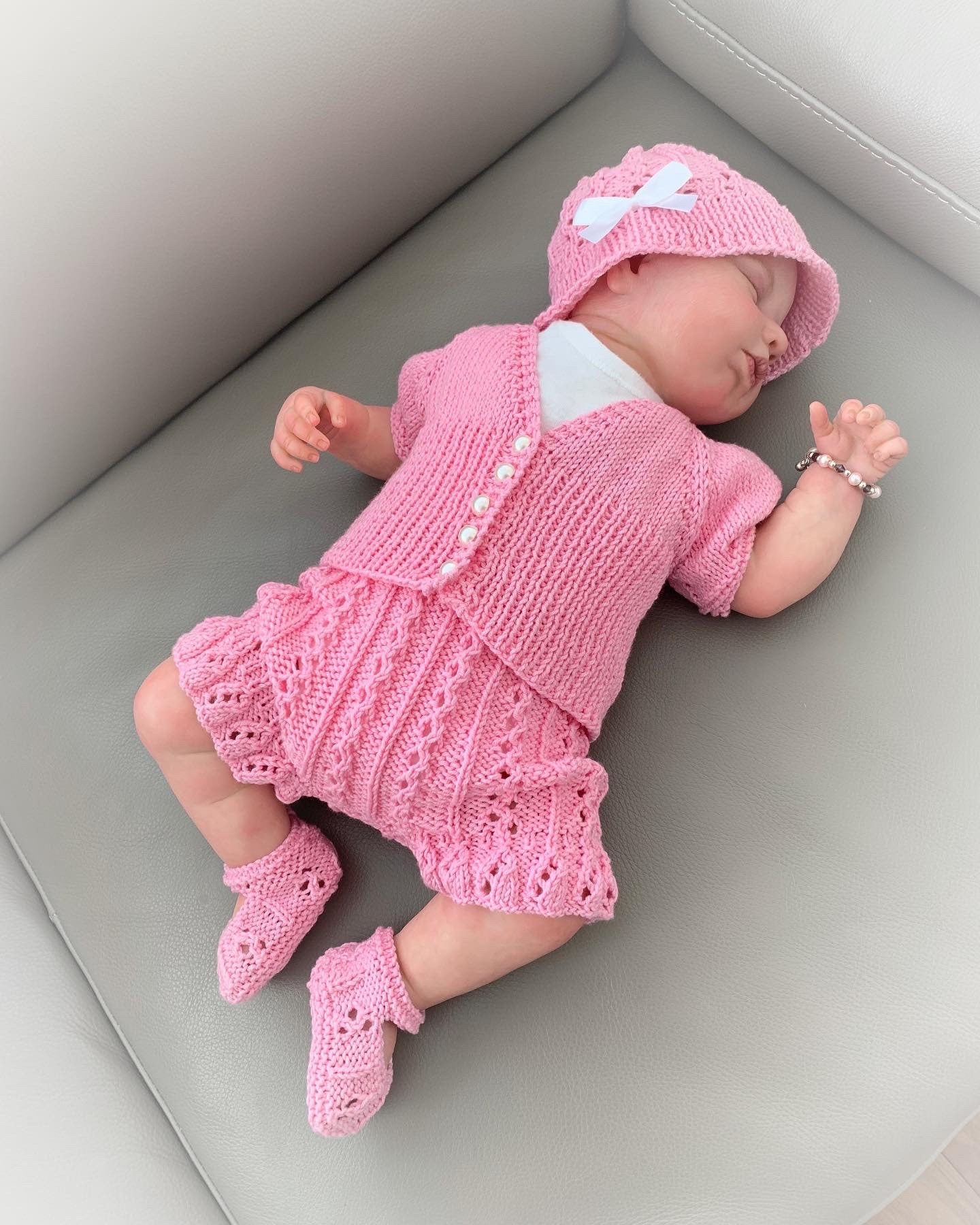 "Apricot” 4-piece set knitting pattern for Reborn doll 16 -22” or 0-3 Month Old Baby
