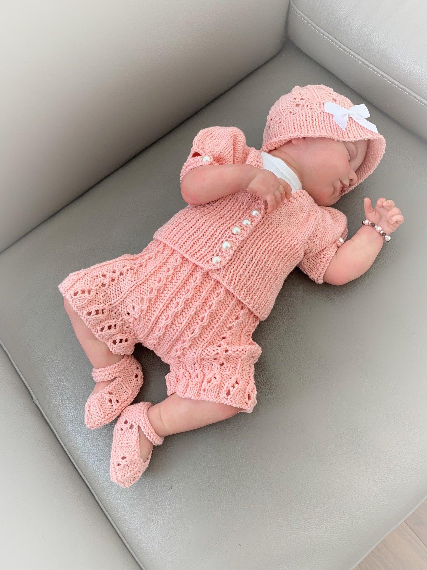 "Apricot” 4-piece set knitting pattern for Reborn doll 16 -22” or 0-3 Month Old Baby