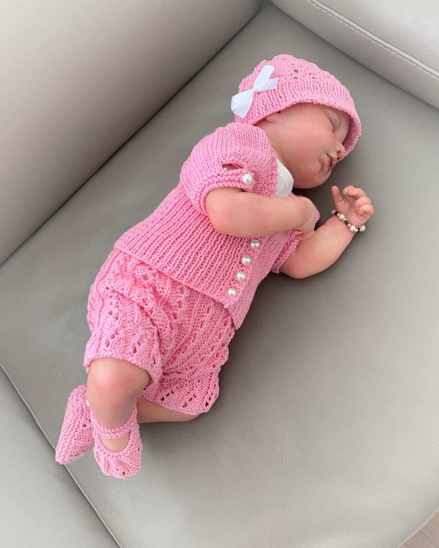 "Apricot” 4-piece set knitting pattern for Reborn doll 16 -22” or 0-3 Month Old Baby