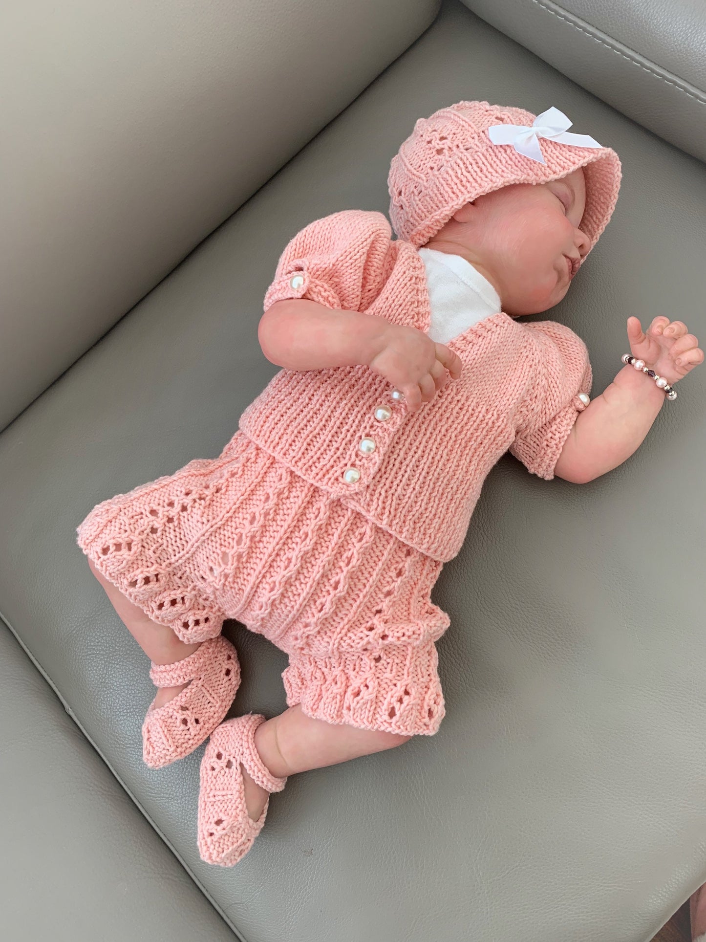"Apricot” 4-piece set knitting pattern for Reborn doll 16 -22” or 0-3 Month Old Baby