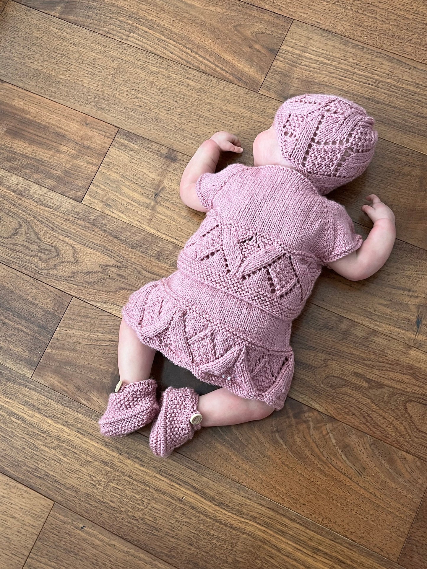 "Lou Lou” 4 Piece Set Knitting pattern for Reborn doll 16-22” or 0-3 Month Old Baby